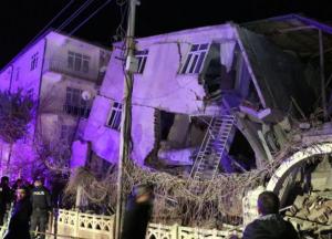 В Турции произошло мощное землетрясение: 14 человек погибли