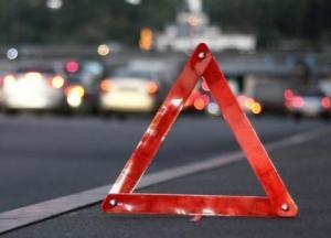 Под Львовом водитель под наркотиками снес компанию молодежи