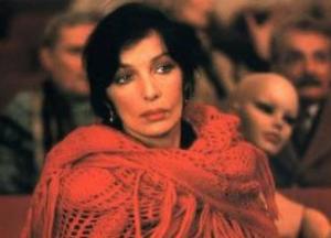 Умерла легендарная французская певица и актриса 