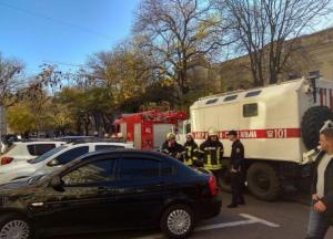 В Одессе в здании полиции обрушился потолок, пострадали двое людей (фото)