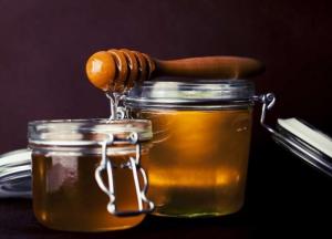 Медики рассказали о пользе меда при осенних ОРЗ