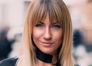 Леся Никитюк в мини снялась возле дорогих автомобилей (фото)