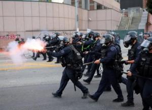 Через масові протести в Лос-Анджелесі Трамп спрямував до міста тисячі бійців Нацгвардії (відео)