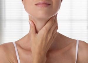"Будто ком в горле": названы первые симптомы рака щитовидной железы