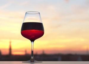 Развенчан миф о пользе употребления одного бокала вина в день