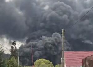 Чорний дощ, як в Хіросімі: росіяни жаліються, що "Туапсе больше нєт", і просять в українців "чєловєчності" (відео)