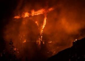 В Киеве горел речной вокзал (видео)