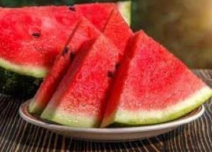 Диетолог предупредила об опасности арбузов: кому стоит отказаться