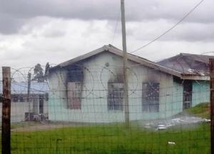 В Африке ученики сожгли свою школу, получив плохие оценки