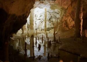 Ученые обнаружили уникальную погребальную пещеру