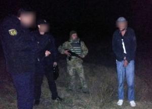В Одесской области подозреваемый в убийстве напал на пограничника с ножом