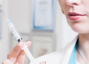 В России медсестра пришла на работу в нижнем белье и прозрачном защитном костюме (фото)