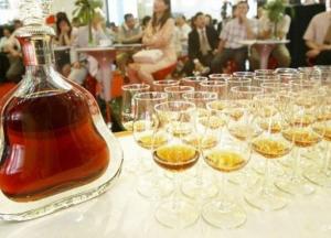 Украина продолжит производить коньяк и шампанское