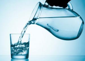 Медики объяснили, в каком случае «утренний» стакан воды может привести к раку 