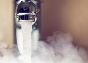 Как сэкономить на оплате коммуналки: украинцам дали советы по горячей воде