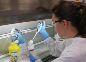 Украинскую вакцину от COVID готовятся испытывать на людях