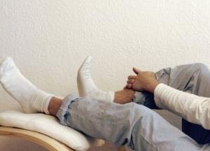 Медики рассказали, почему нельзя спать в носках