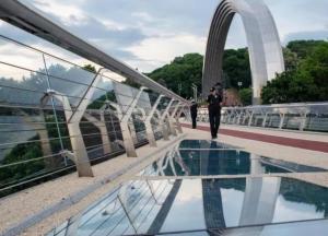 "Стеклянный мост" в Киеве: стала известна окончательная цена строительства