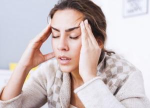 Врачи назвали симптомы головной боли, которые указывают на серьезные заболевания 