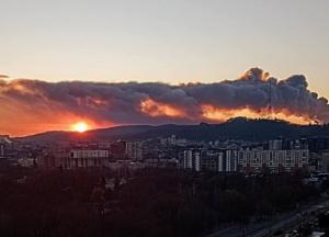 Львів під чорним небом в диму: мінус склад із шинами, фабрика LA П'єц та енергооб'єкт (відео)