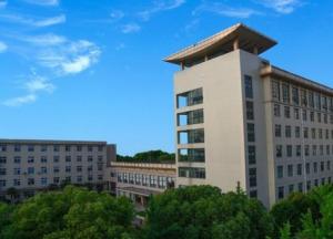 Глава Уханьского института: Уровень науки не позволяет создать такой коронавирус