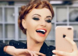 Переборщила с фотошопом: на украинскую знаменитость набросились критики