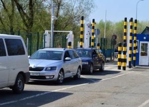 Венгрия ослабила правила въезда для украинцев