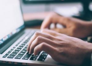 В Украине закупят ноутбуки для 60 000 учителей