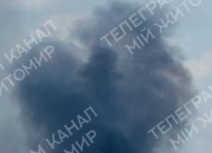 У Житомирі влучання "Бандеролями" у будівлю Нацполіції, багато поранених (фото)