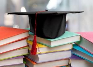 Сегодня вузы начинают принимать заявления от абитуриентов