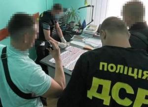 На Прикарпатье чиновника поймали на "откатах" за победу в тендерах