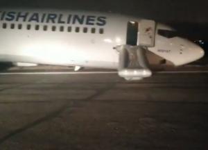 В Одессе аварийно приземлился самолет: сломано переднее шасси (видео)