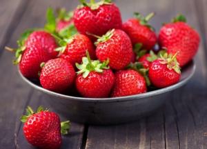 Врач рассказал, кому категорически запрещено есть клубнику