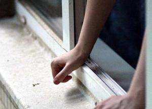 В Харькове мать с ребенком выпали из окна 16 этажа (фото)