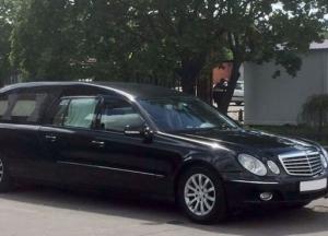 Коммунальщики Харькова покупают катафалк за $200 тысяч