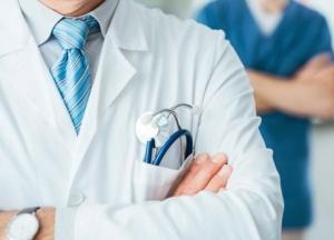 Гинеколог роддома в Луцке работал сутенером и продавал наркотики - СМИ