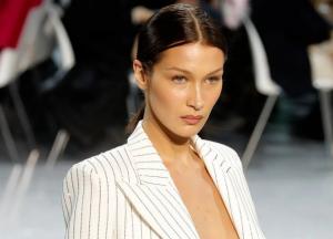 Супермодель Белла Хадид снялась в рубашке на голое тело (фото)