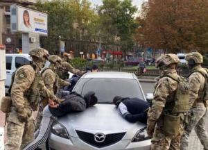 В Николаеве задержали группу вымогателей