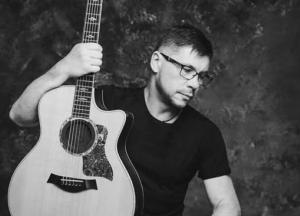 Помер співзасновник гурту Dzidzio Олег "Лесик" Турко: що про нього розповідав Скрябін (відео)