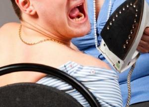 Связали в собственном доме: бандиты пытали бизнесмена утюгом