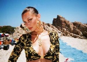 Супермодель Белла Хадид поделилась пикантными фото