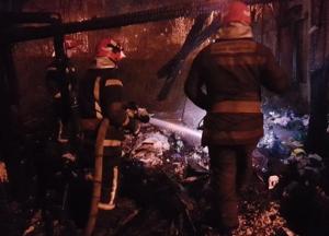 В Киеве произошел пожар на мусорной свалке, погибли двое мужчин (фото)
