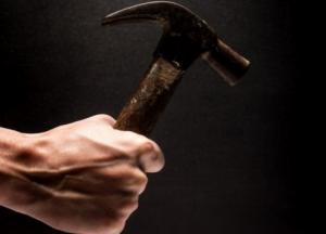 Школьница с любовником убила мать молотком