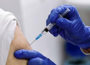 Минздрав назвал сроки массовой вакцинации второй дозой
