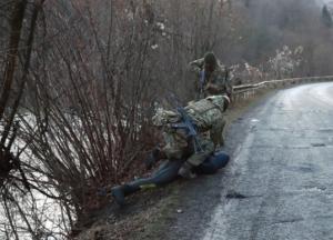 На Закарпатье задержали водолазов-контрабандистов с партией сигарет (фото)