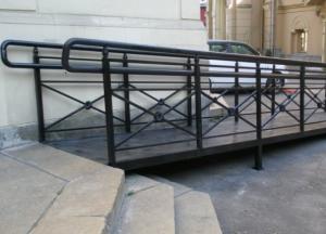 В Украине вступил в силу закон о строительстве пандусов