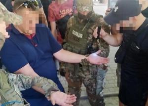 В Одессе чиновника экоинспекции задержали на взятке (фото)