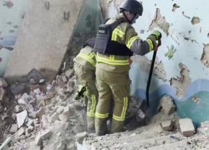 З-під завалів дитсадка у Сумах дістали тіло другої жертви (відео)