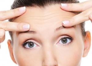 О чем говорят морщины на лбу в молодом возрасте