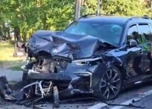 Под Киевом в ДТП погибли трое людей, шестеро травмированы (видео)